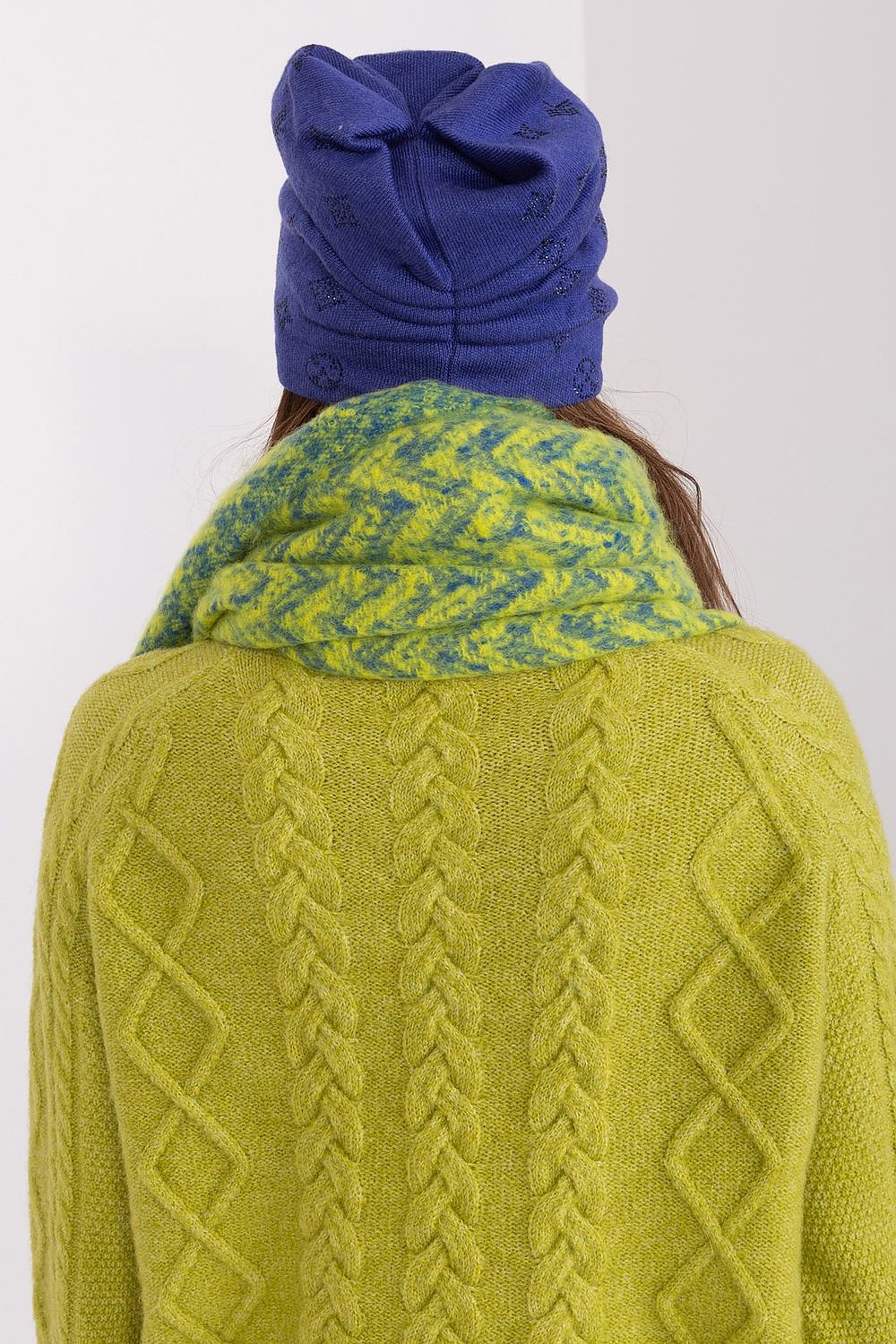 Bonnet model 208243 AT