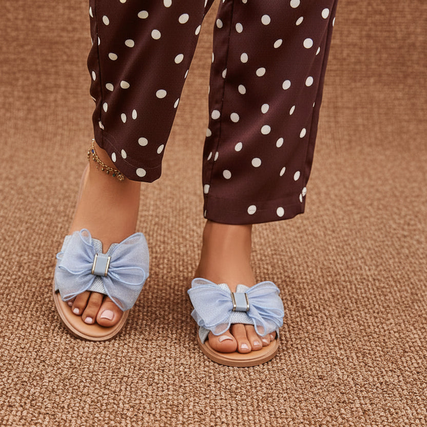 Clacquettes model 215952 Step in style