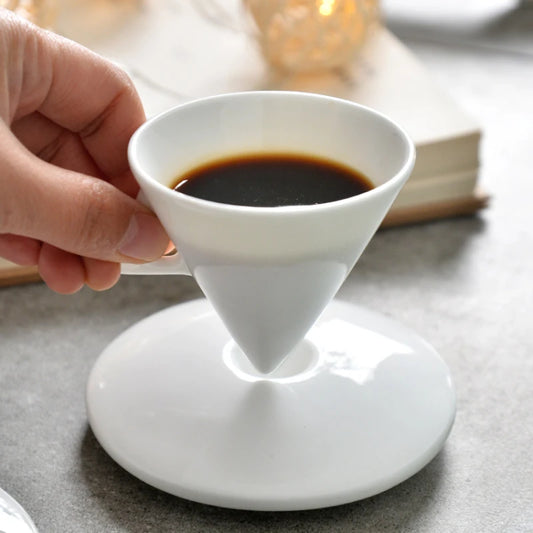 tasse:  ensemble de tasses et soucoupes à café infusées à la main, avec cuillère expresso, style ins petite tasse exquise haute valeur - le sable vert