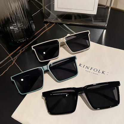 Square sunglasses, trendy big face, new sunglasses with UV protection, simple photography, high-end feel, sunglasses eprolo