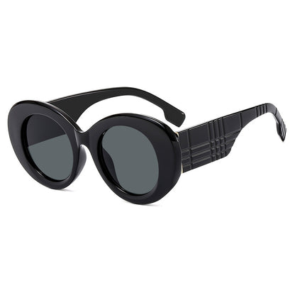 Large frame circular sunglasses for street photography Instagram fashion show, modern retro sunglasses