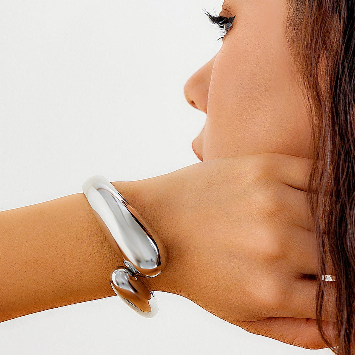 vêtements et accessoires de  mode bracelet en métal photosensible, avec surface en forme de goutte d'eau eprolo