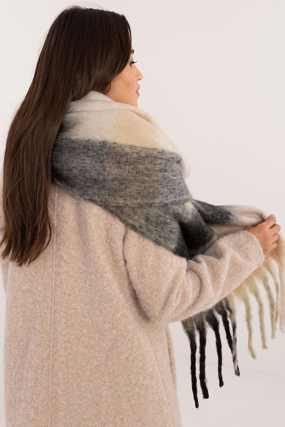  Châle model 203176 AT 