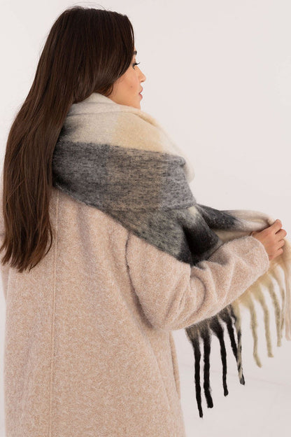  Châle model 203176 AT 